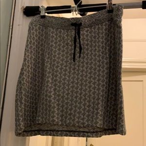 Black and white casual skirt from Loft size XL